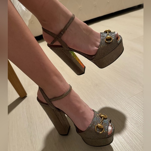 Gucci Horsebit-detailed metallic leather platform sandals in size 36. - Picture 9 of 11